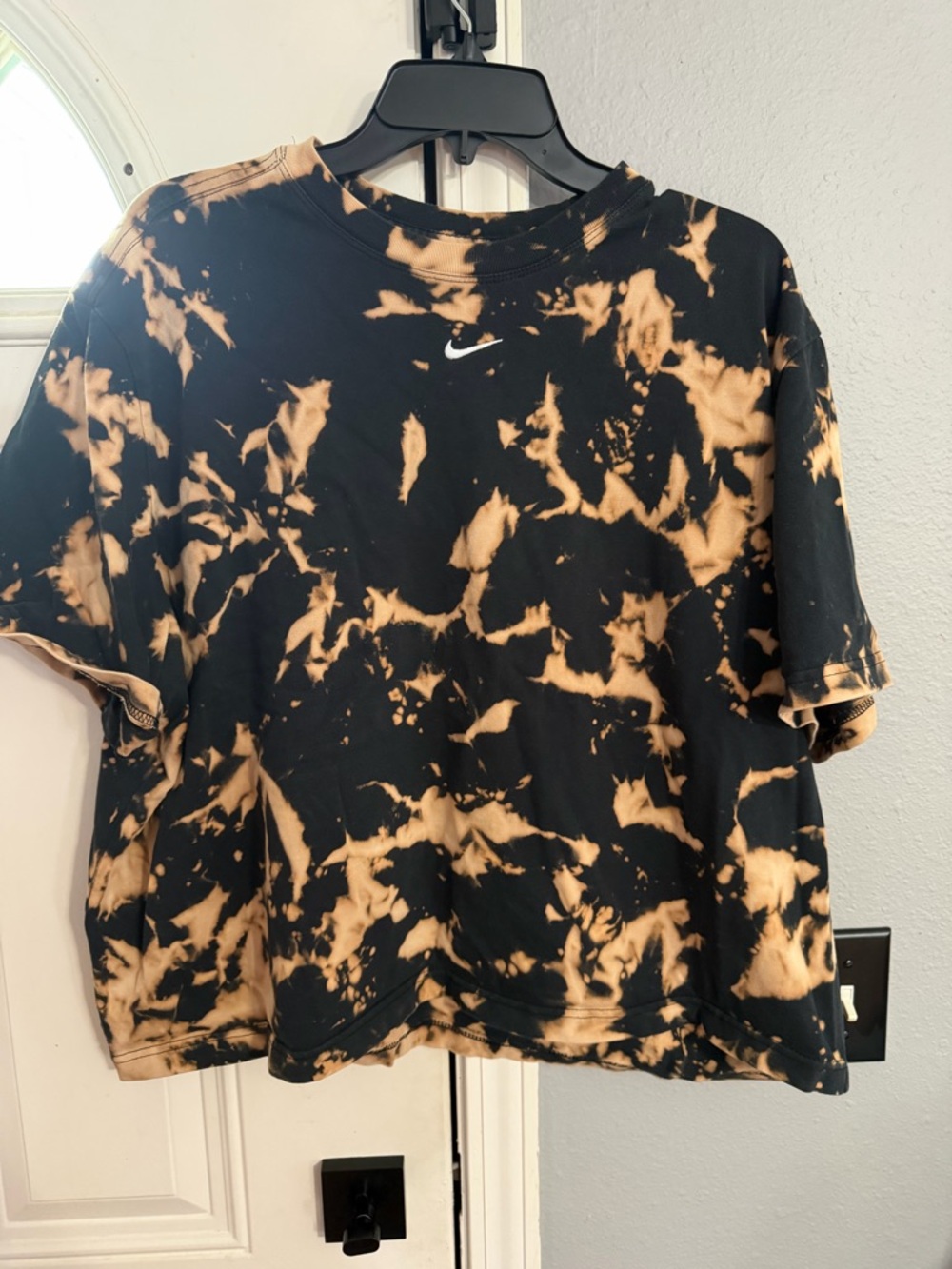 Nike Cropped Bleached Dyed Tee